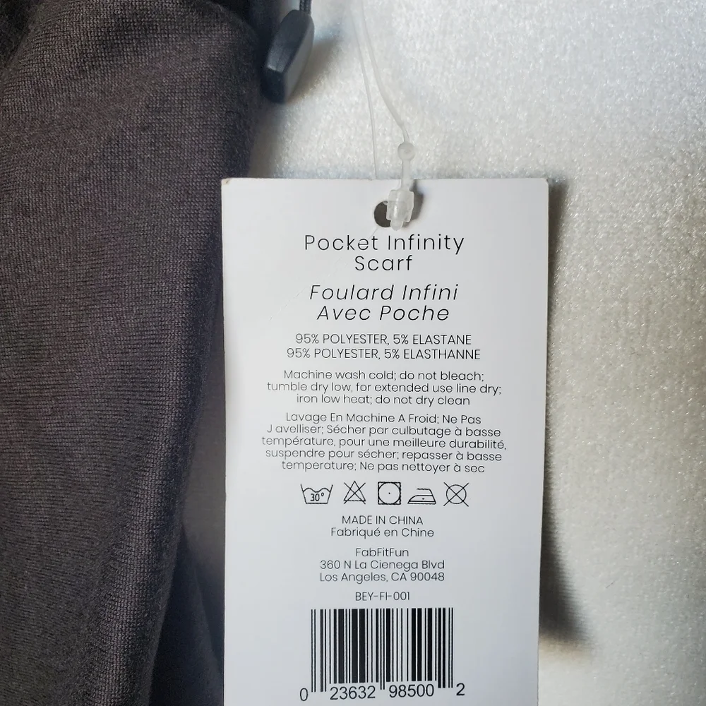 NWT Beyond Yoga Hidden Pocket Infinity Scarf Black